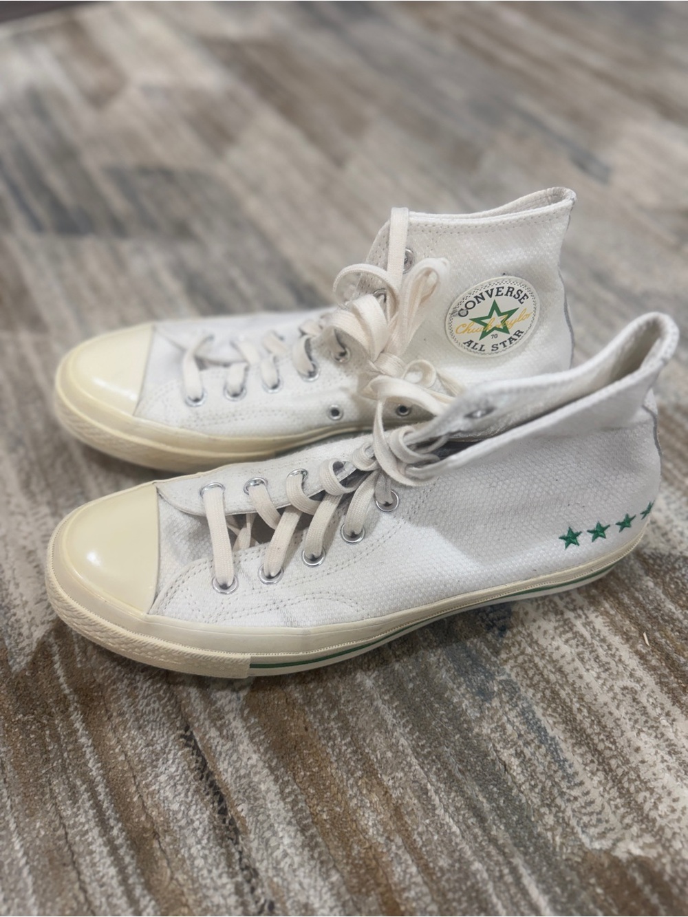 Converse Kids White High-Top Sneakers with Green Star Details